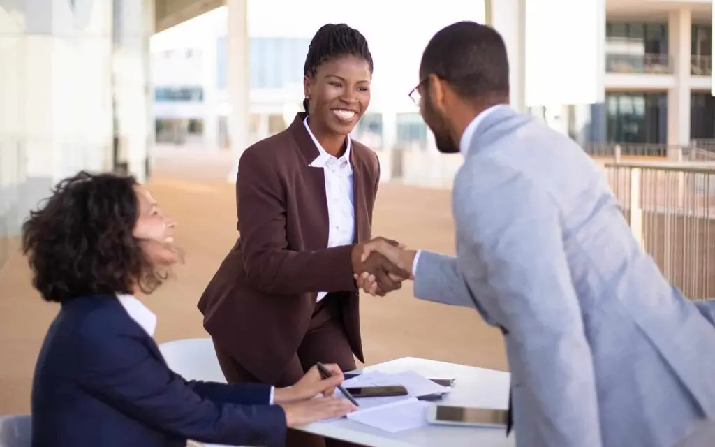 Illustration for the article Plan Ahead: How To Craft a Clear Sales Meeting Agenda